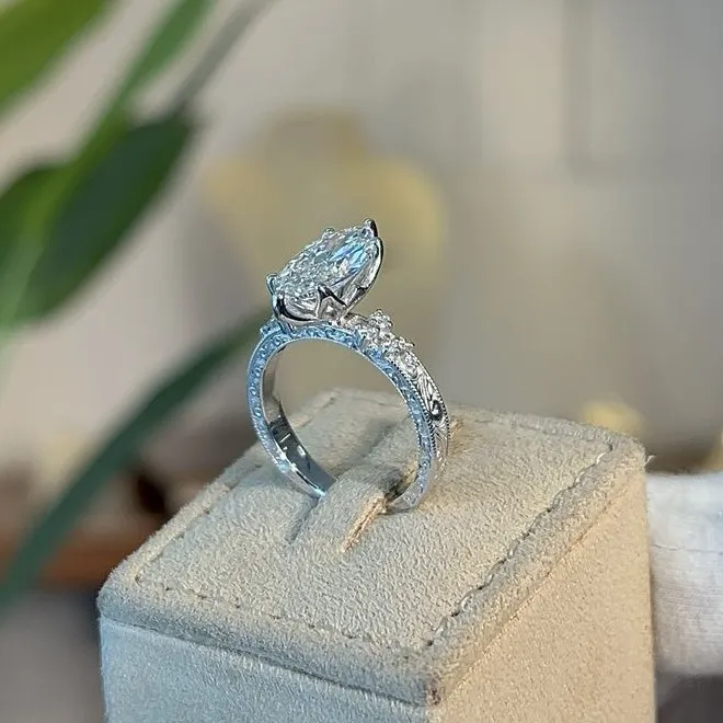3.07ct CS Marquise