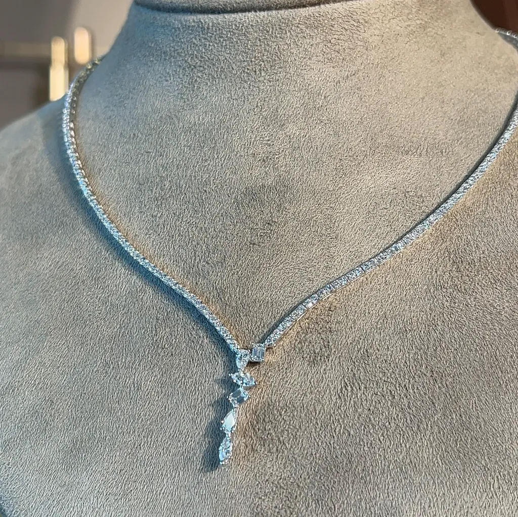 DT NECKLACE