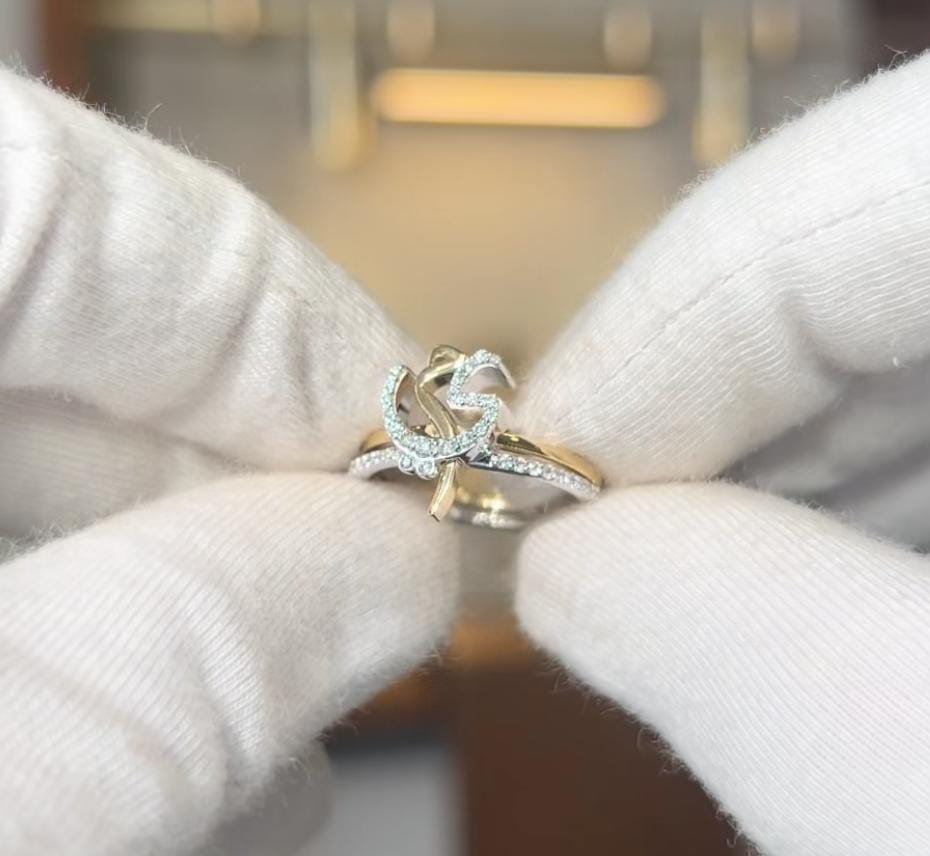 Yasmine Gaid 2 letters ring ي م