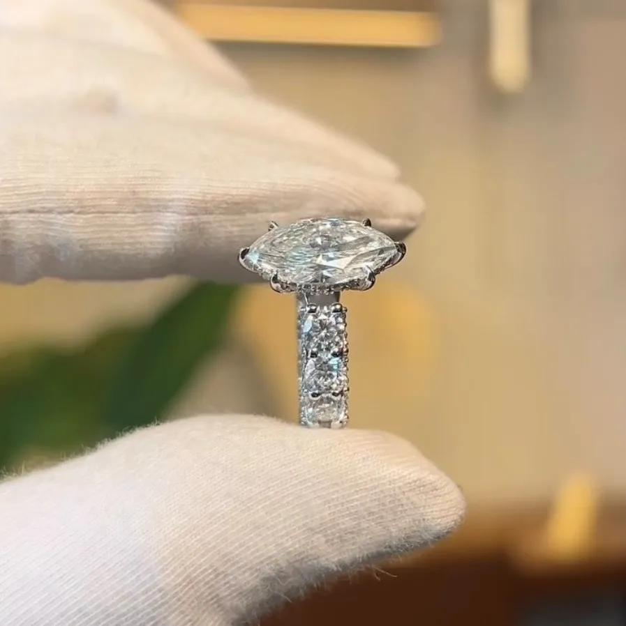 Razorbill Ring