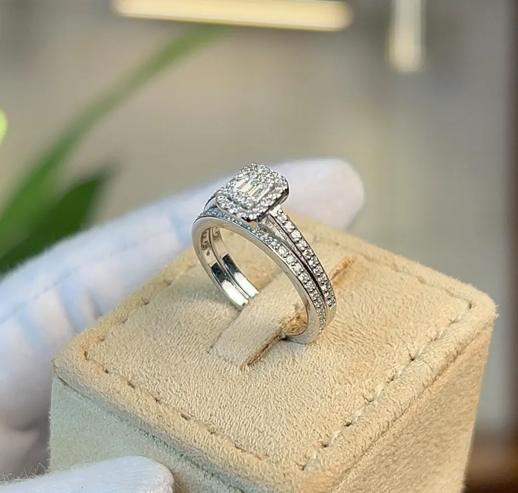 Regent Finch Ring