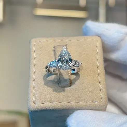 Lophorina Ring