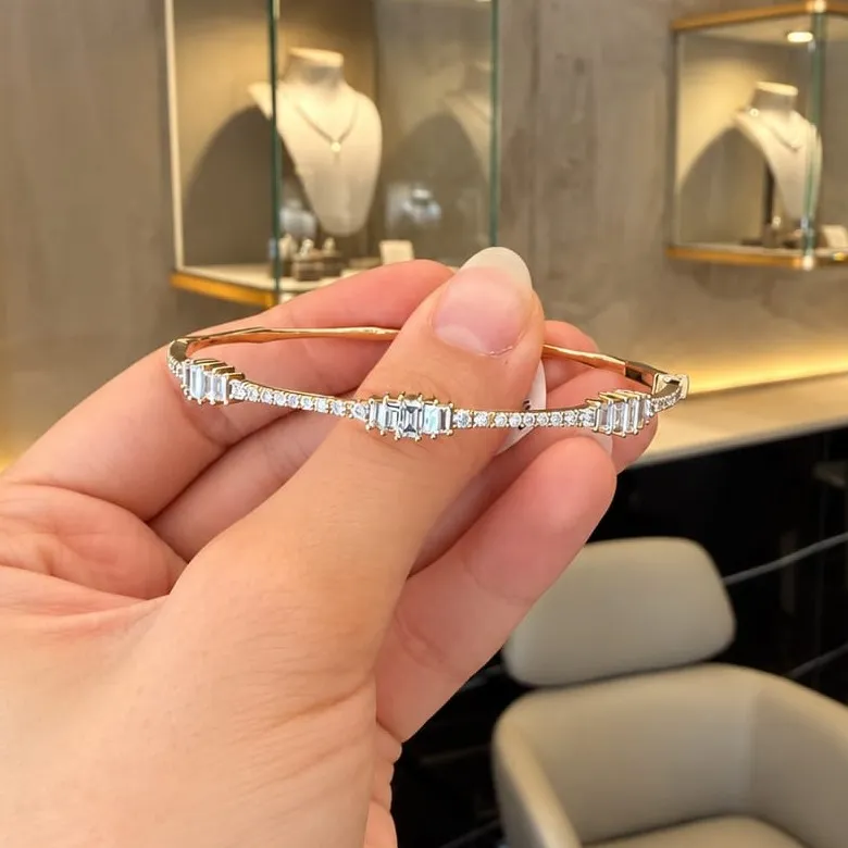 Natural Diamond Rosegold Bangle