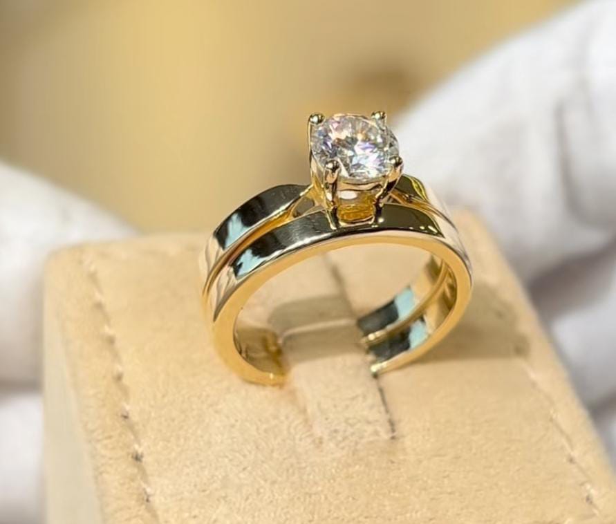 Mohmad Fahs Soltaire and allince moiisanite round