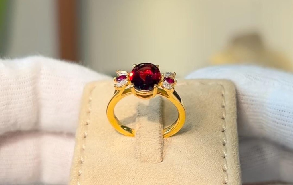 Fnu Syeda Zehra Fatima-akiq ring with diamonds and ruby