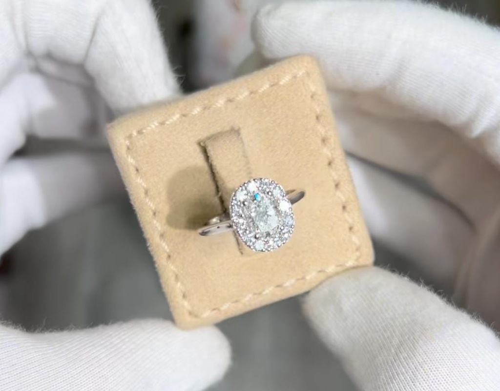 Solitaire Cushion-Cut