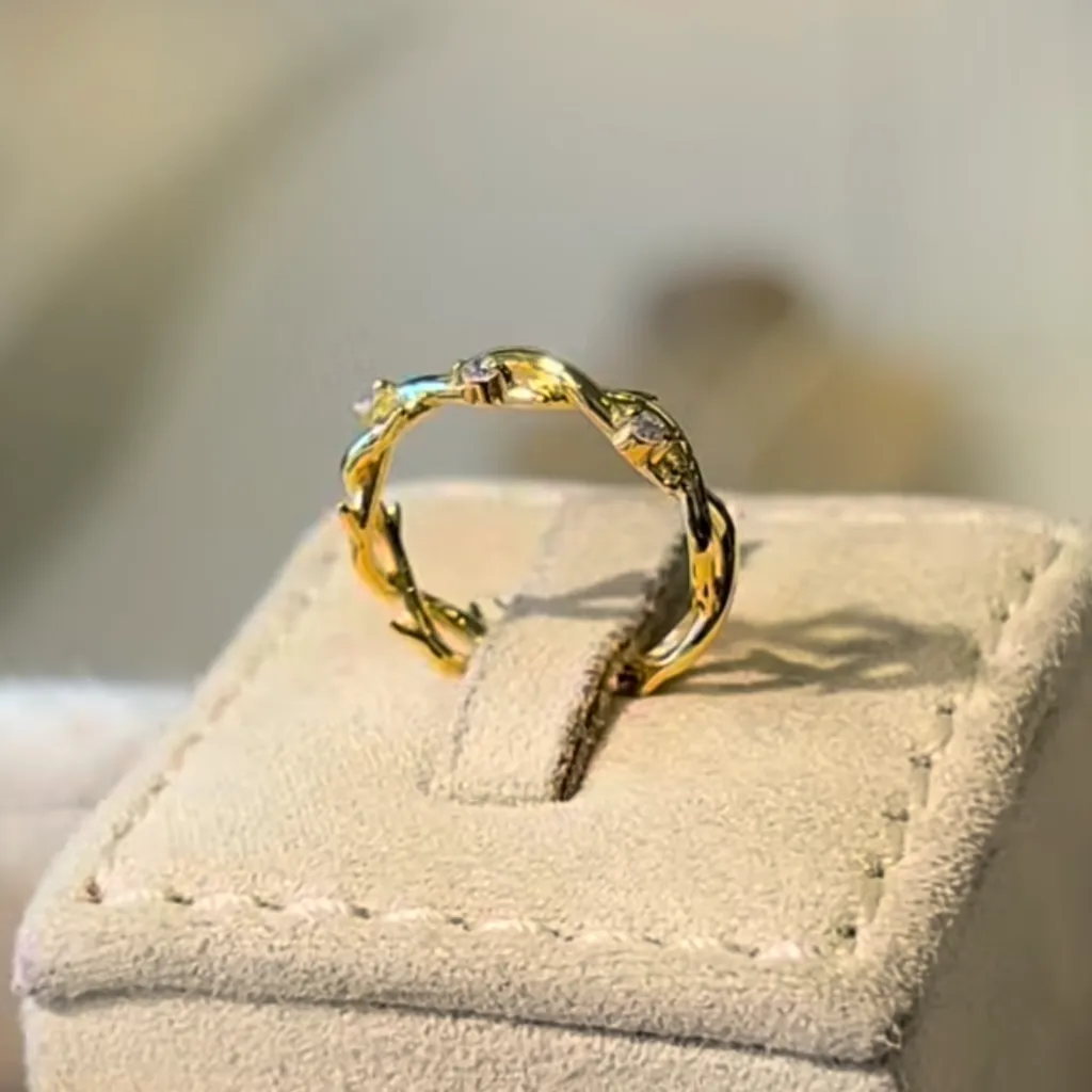 The Goldfinch Ring