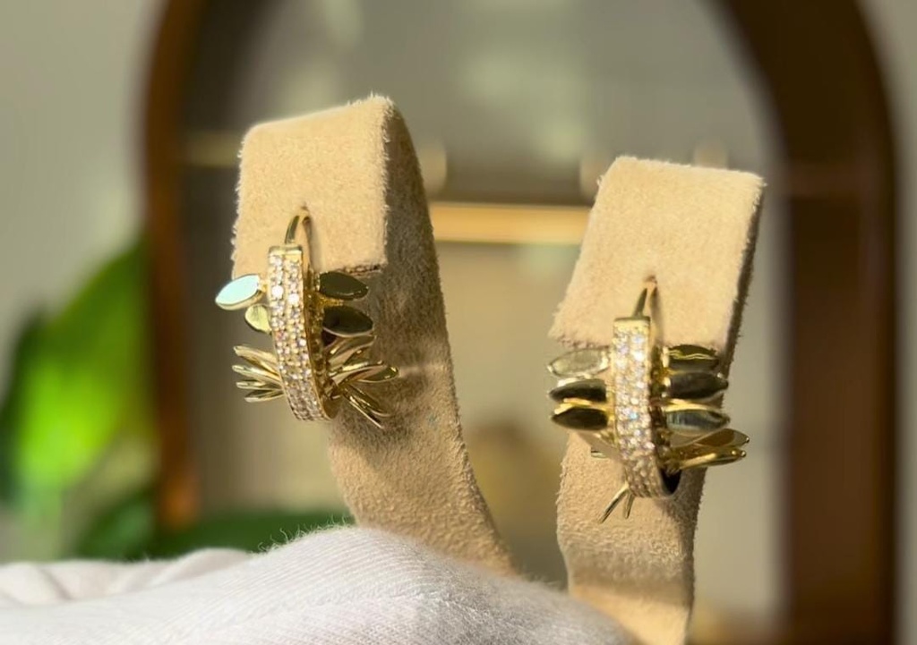 Jessenia Kunbaz Leaf Sides Diamond Earrings