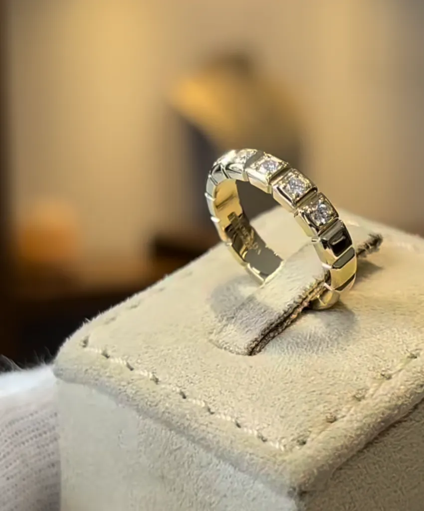 The geometric Wedding band