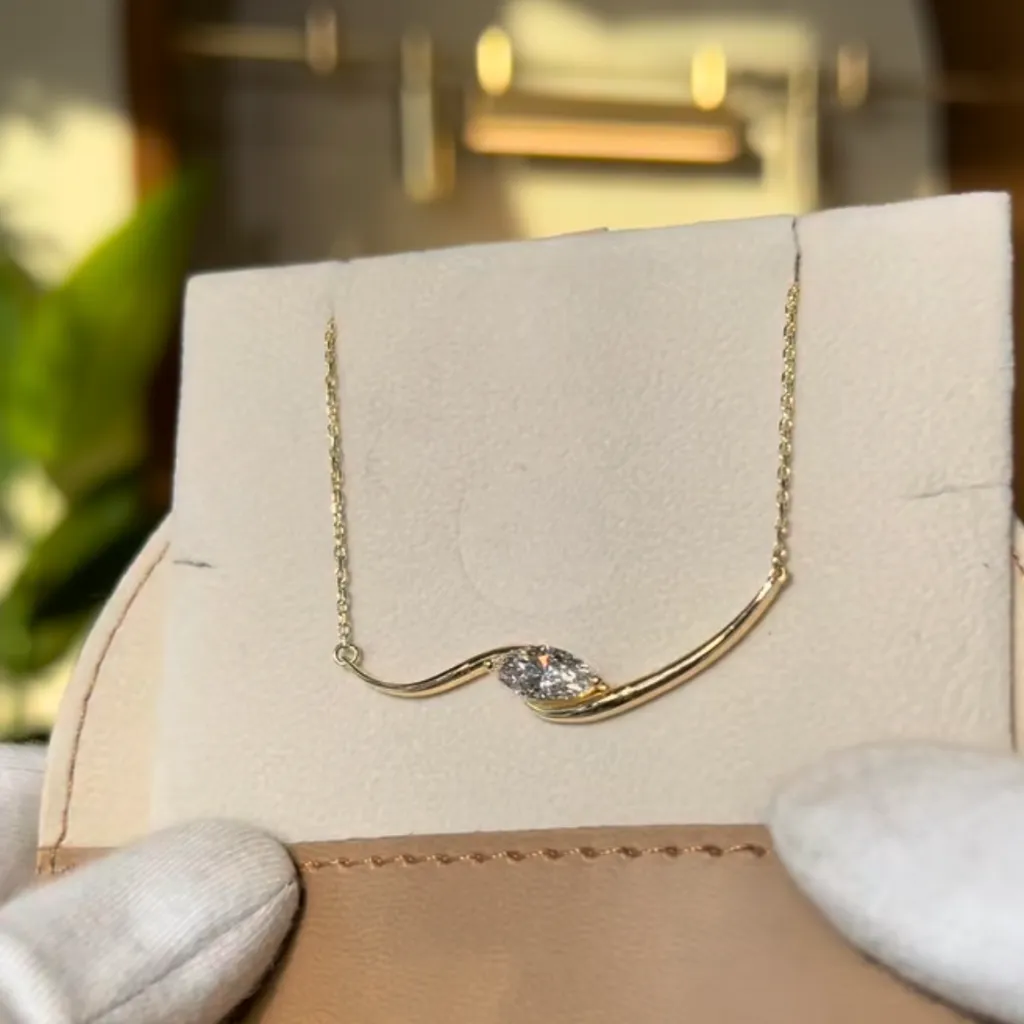 The Marquise Curve Necklace