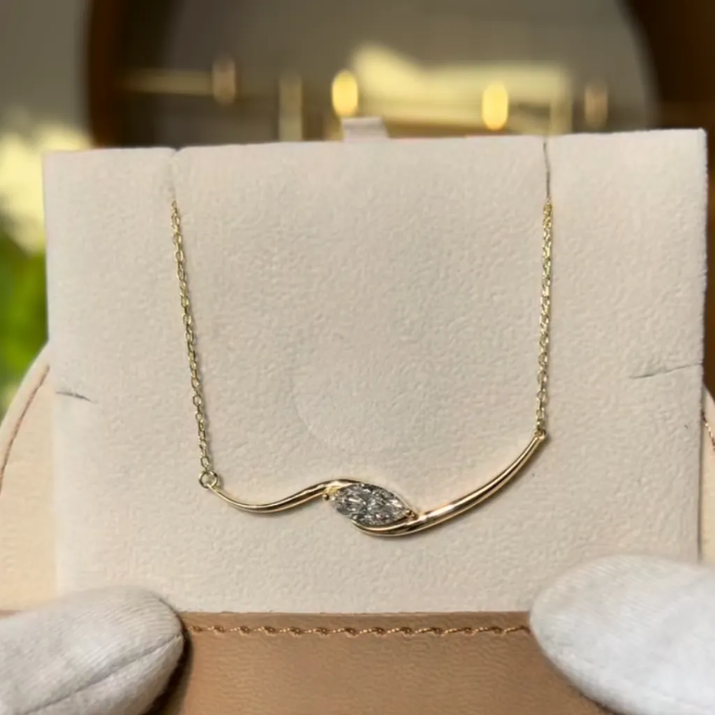 The Marquise Curve Necklace