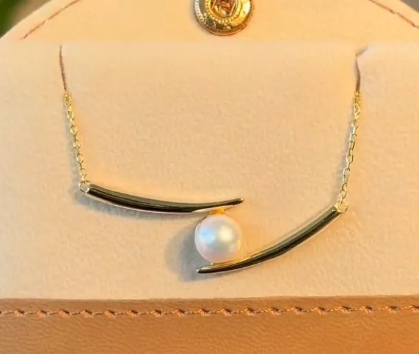 pearl necklace